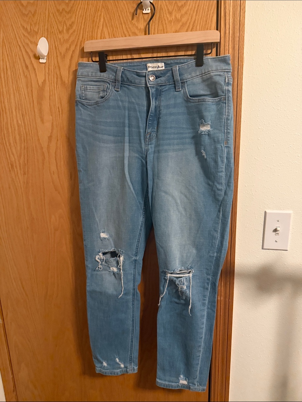 Light Blue Distressed Skinny Jeans — Women's Casual Stretch